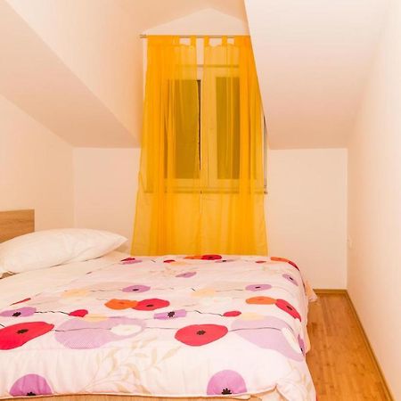 Apartments Villa-Ines Center Водице Екстериор снимка