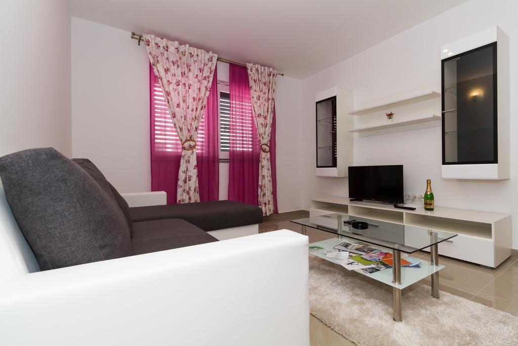 Apartments Villa-Ines Center Водице Екстериор снимка