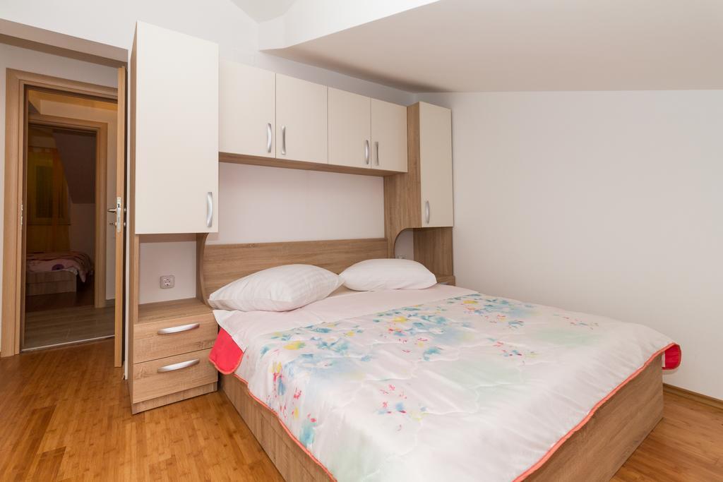 Apartments Villa-Ines Center Водице Екстериор снимка