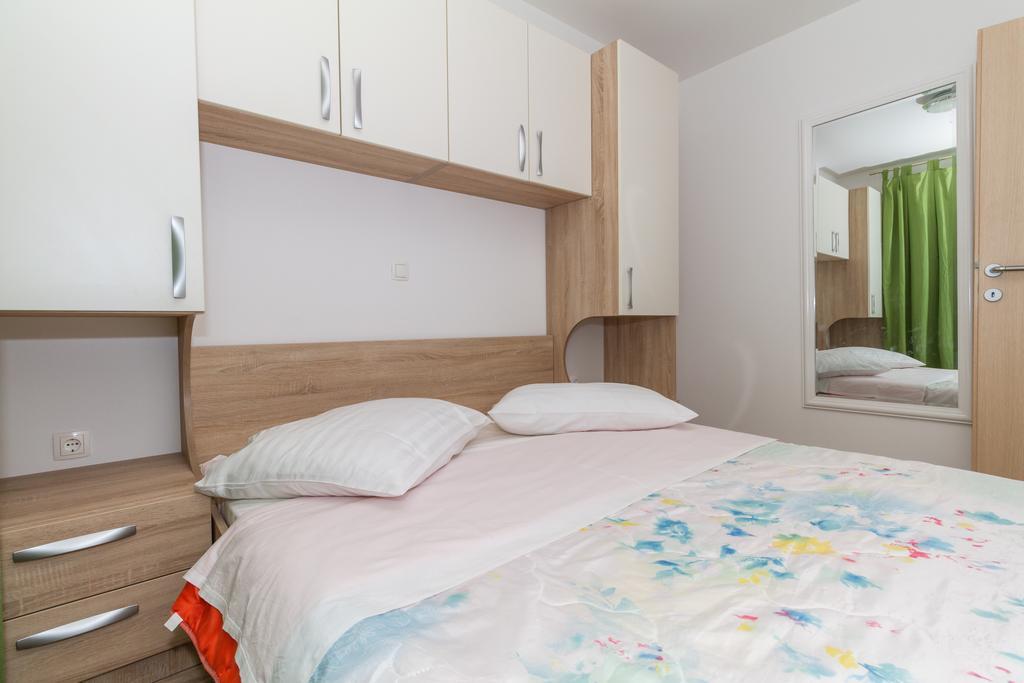 Apartments Villa-Ines Center Водице Екстериор снимка