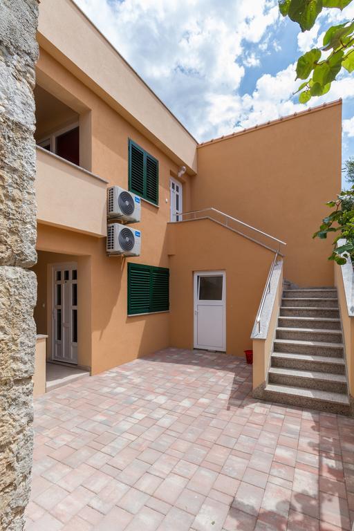 Apartments Villa-Ines Center Водице Екстериор снимка